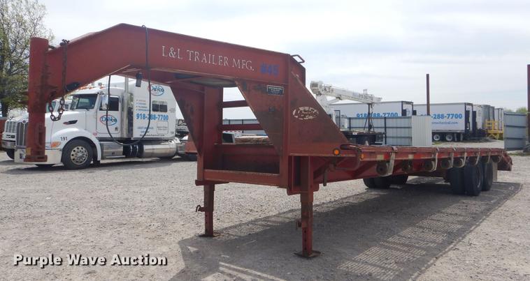 image for item FH9261 2001 L&L equipment trailer