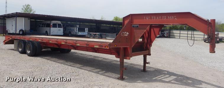 image for item FH9261 2001 L&L equipment trailer