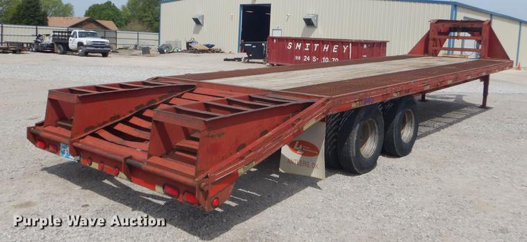 image for item FH9261 2001 L&L equipment trailer