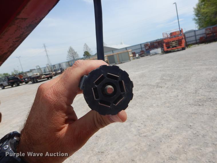 image for item FH9261 2001 L&L equipment trailer