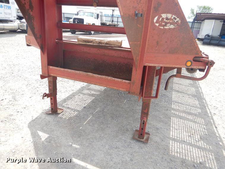 image for item FH9261 2001 L&L equipment trailer