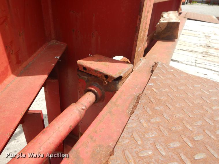 image for item FH9261 2001 L&L equipment trailer