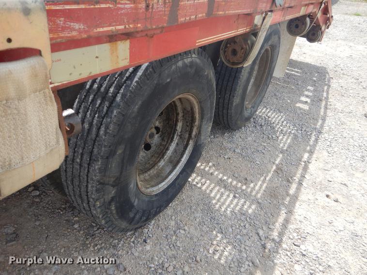 image for item FH9261 2001 L&L equipment trailer