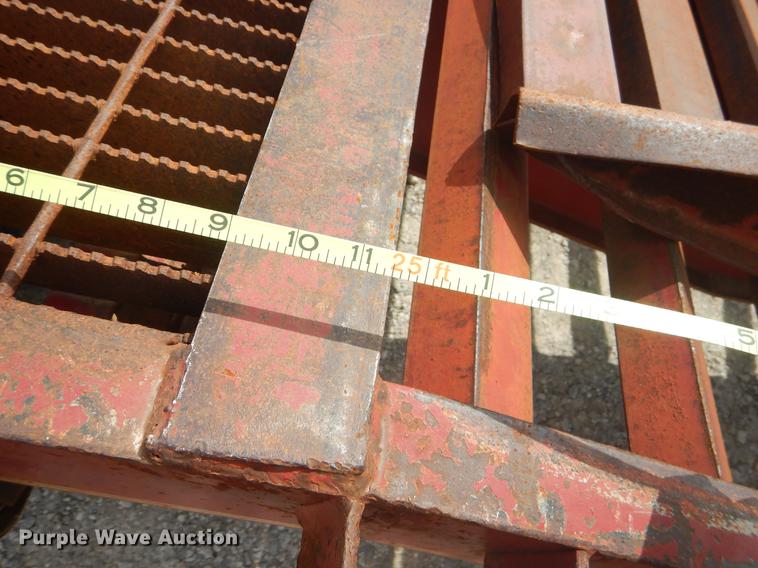 image for item FH9261 2001 L&L equipment trailer