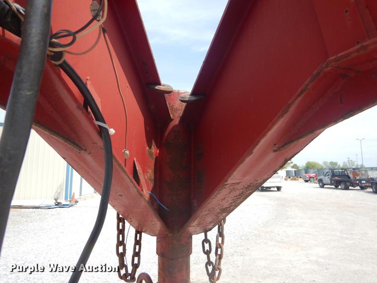 image for item FH9261 2001 L&L equipment trailer