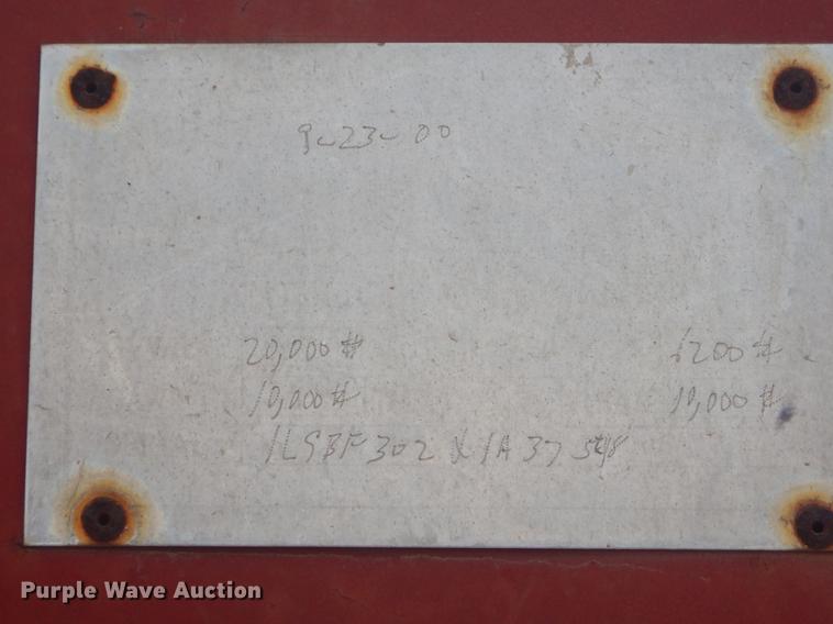 image for item FH9261 2001 L&L equipment trailer