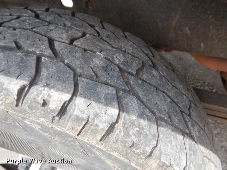 image for item FH9262 2004 Chevrolet Silverado 2500HD utility bed pickup truck