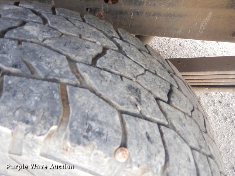 image for item FH9262 2004 Chevrolet Silverado 2500HD utility bed pickup truck