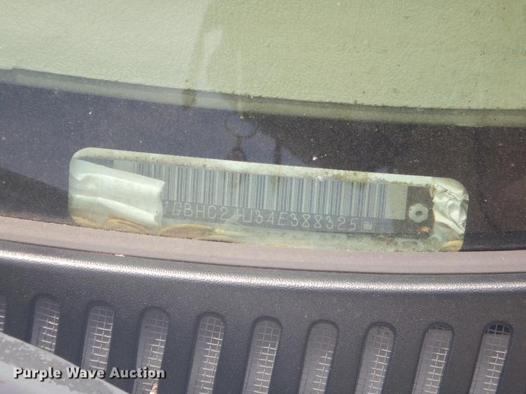 image for item FH9262 2004 Chevrolet Silverado 2500HD utility bed pickup truck