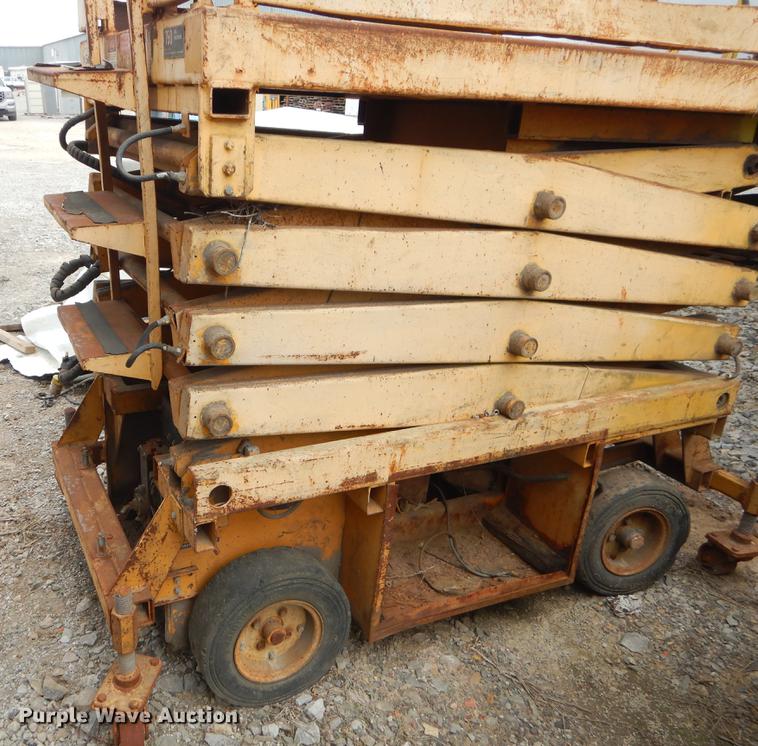 image for item FH9268 Selma scissor lift