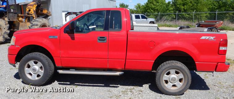image for item FH9300 2004 Ford F150 STX pickup truck