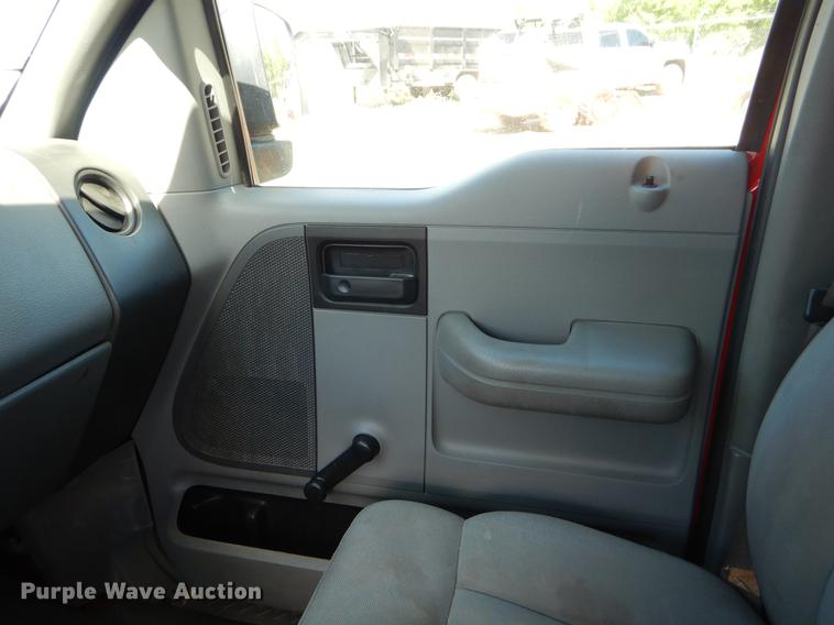 image for item FH9300 2004 Ford F150 STX pickup truck