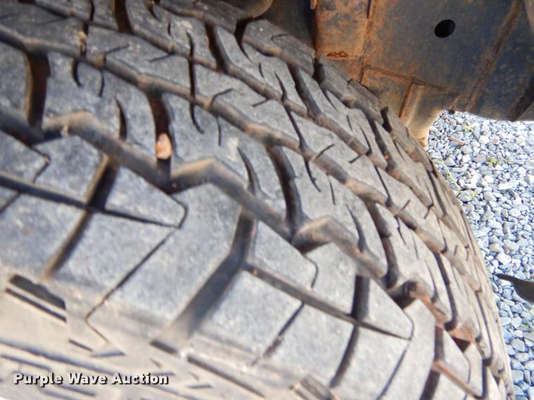 image for item FH9300 2004 Ford F150 STX pickup truck