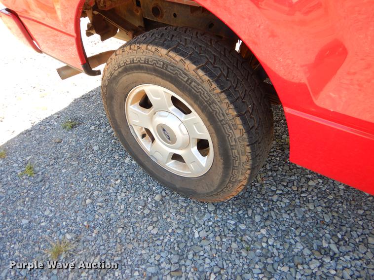 image for item FH9300 2004 Ford F150 STX pickup truck