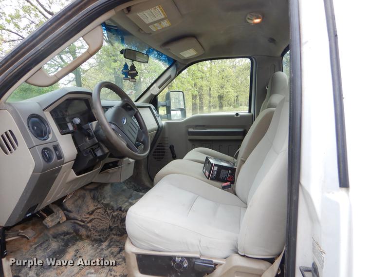 image for item FH9301 2008 Ford F550 Super Duty XL flatbed truck
