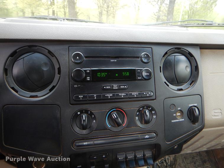 image for item FH9301 2008 Ford F550 Super Duty XL flatbed truck