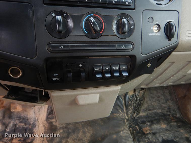 image for item FH9301 2008 Ford F550 Super Duty XL flatbed truck