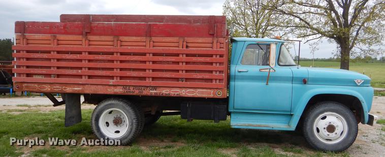 image for item FH9303 1963 GMC grain truck