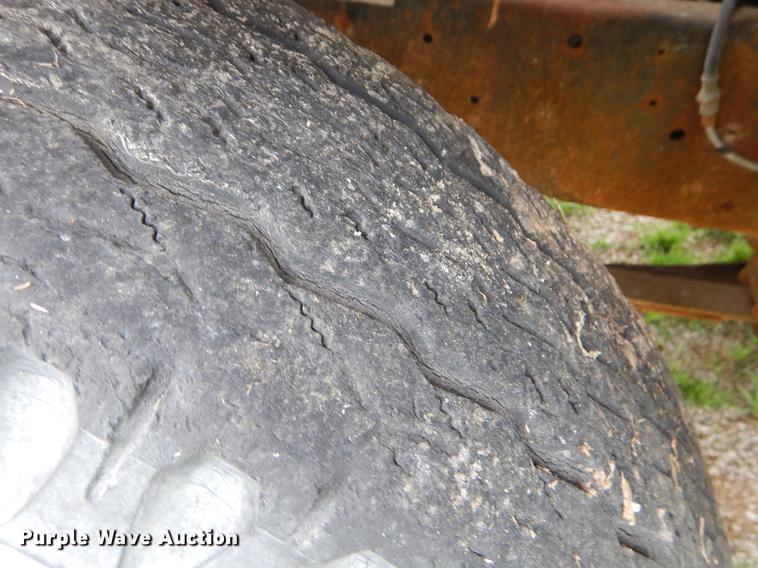 image for item FH9303 1963 GMC grain truck