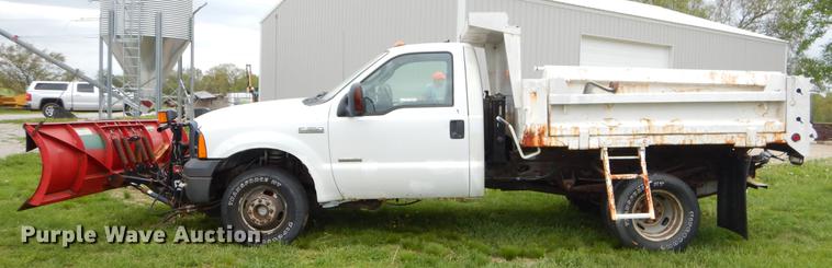 image for item FH9304 2007 Ford F350 Super Duty XL dump bed pickup truck