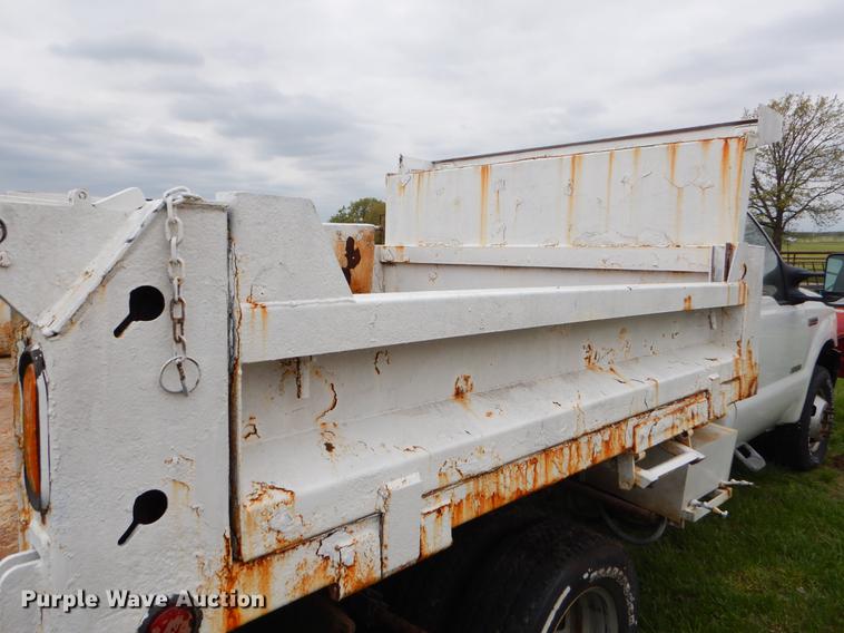 image for item FH9304 2007 Ford F350 Super Duty XL dump bed pickup truck