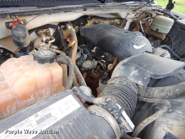 image for item FH9307 2002 Chevrolet Silverado 2500 utility bed pickup truck