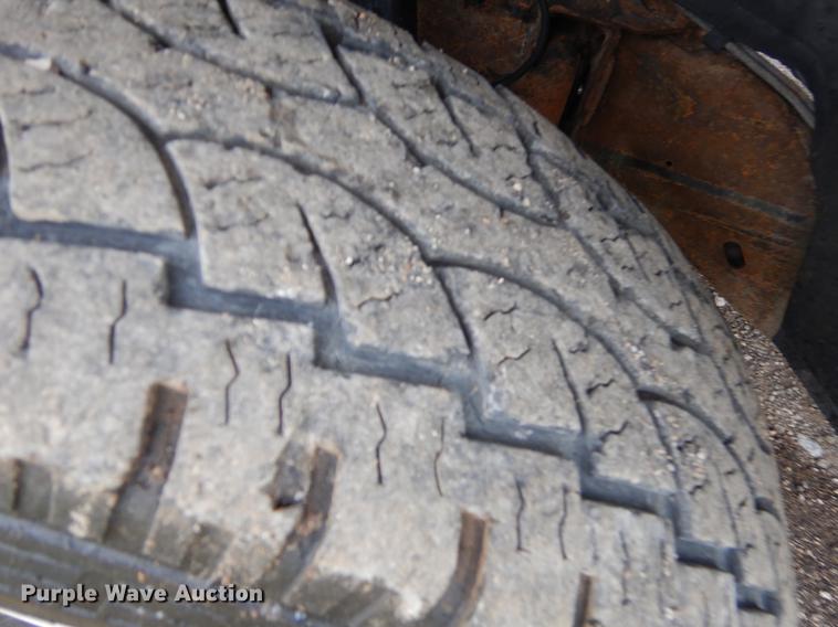 image for item FH9307 2002 Chevrolet Silverado 2500 utility bed pickup truck