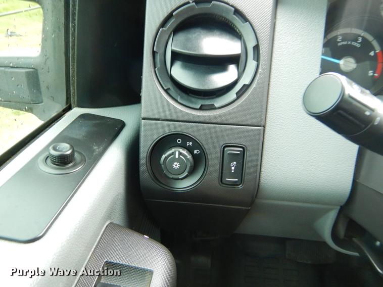 image for item FH9309 2012 Ford F550 Super Duty SuperCab flatbed truck