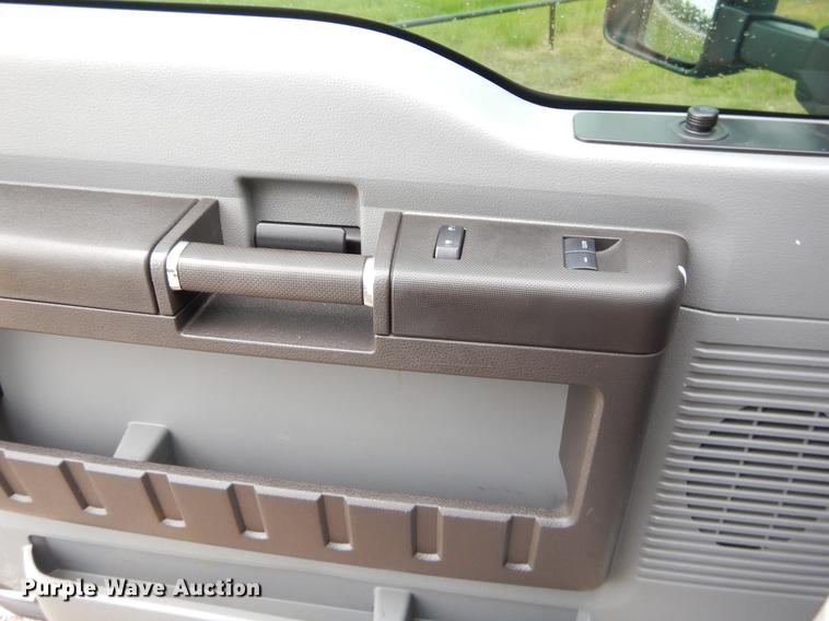 image for item FH9309 2012 Ford F550 Super Duty SuperCab flatbed truck