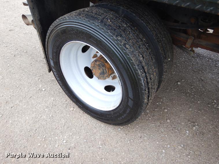 image for item FH9309 2012 Ford F550 Super Duty SuperCab flatbed truck