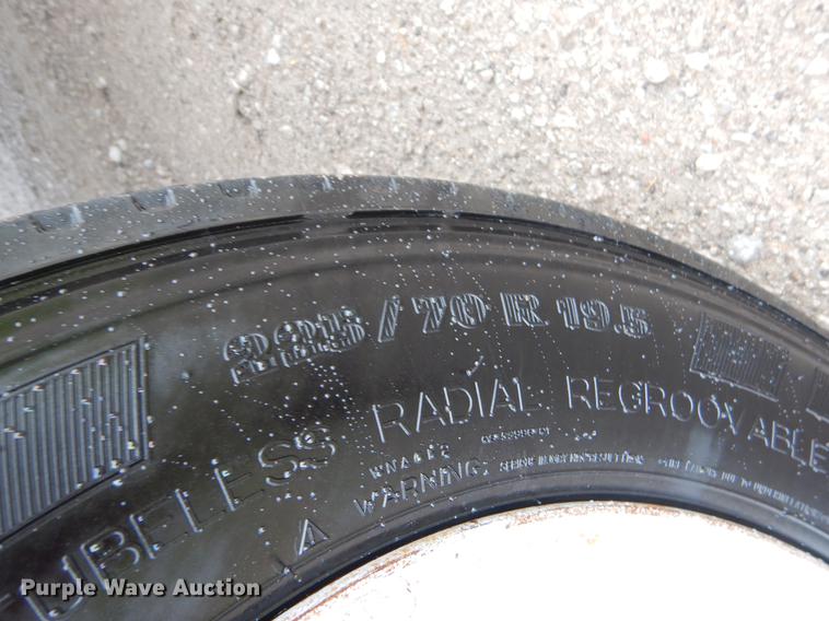 image for item FH9309 2012 Ford F550 Super Duty SuperCab flatbed truck