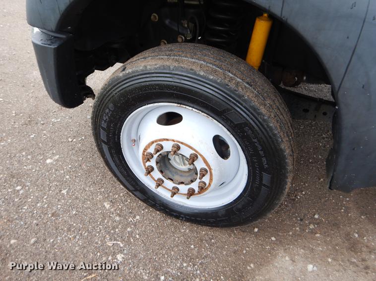 image for item FH9309 2012 Ford F550 Super Duty SuperCab flatbed truck