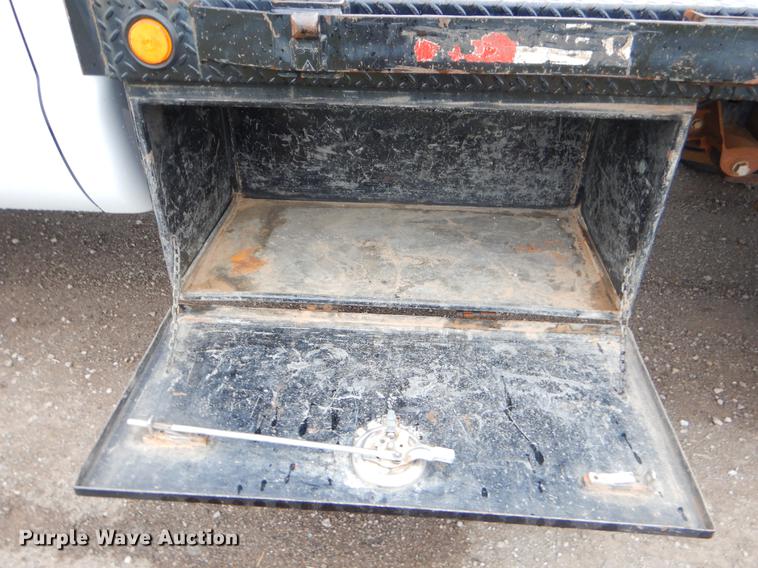 image for item FH9309 2012 Ford F550 Super Duty SuperCab flatbed truck