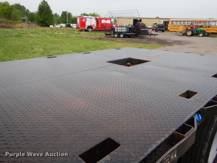 image for item FH9309 2012 Ford F550 Super Duty SuperCab flatbed truck