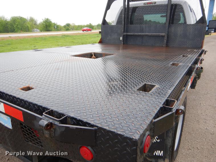 image for item FH9309 2012 Ford F550 Super Duty SuperCab flatbed truck