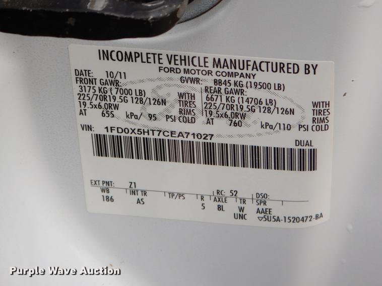 image for item FH9309 2012 Ford F550 Super Duty SuperCab flatbed truck