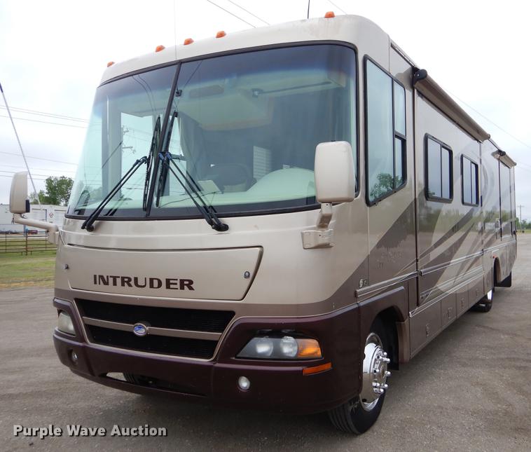 image for item FH9316 2004 Workhorse W22 Intruder 373 RV