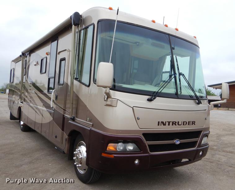 image for item FH9316 2004 Workhorse W22 Intruder 373 RV