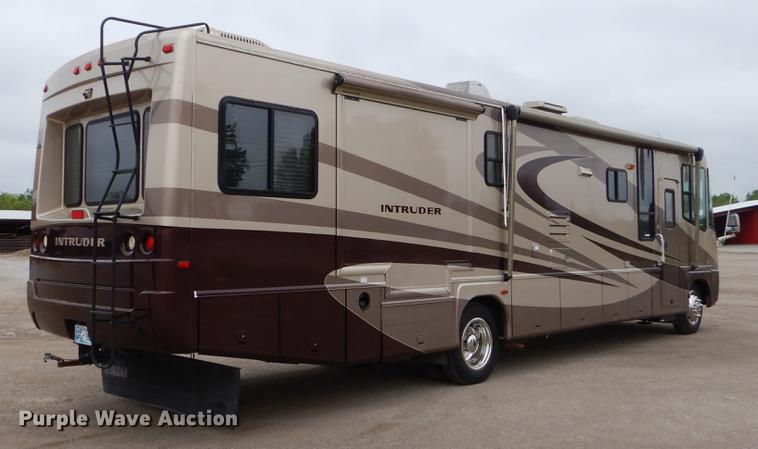 image for item FH9316 2004 Workhorse W22 Intruder 373 RV