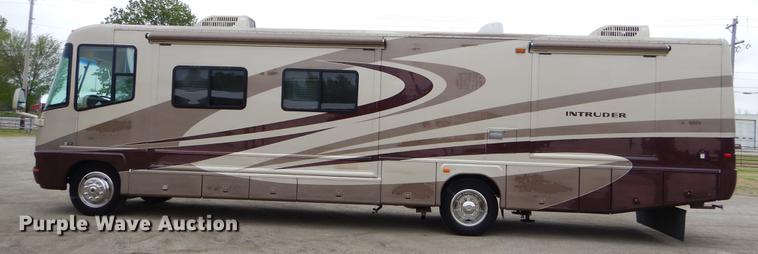 image for item FH9316 2004 Workhorse W22 Intruder 373 RV