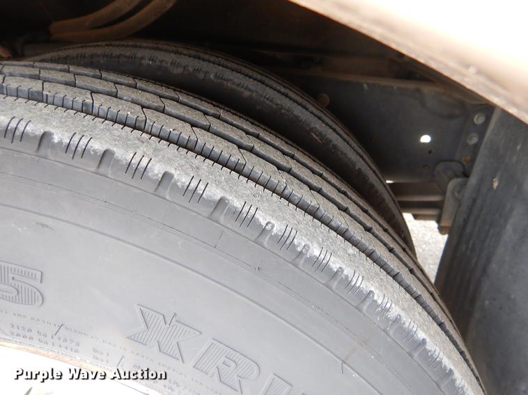 image for item FH9316 2004 Workhorse W22 Intruder 373 RV