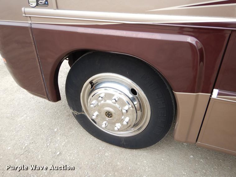 image for item FH9316 2004 Workhorse W22 Intruder 373 RV