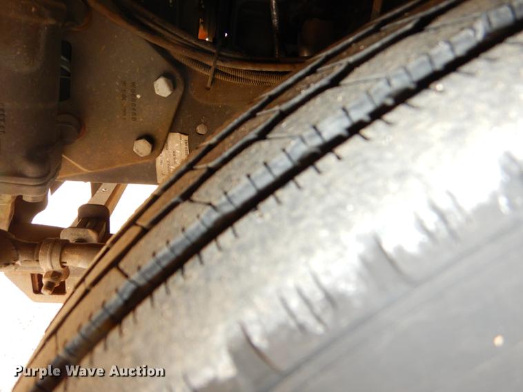 image for item FH9316 2004 Workhorse W22 Intruder 373 RV