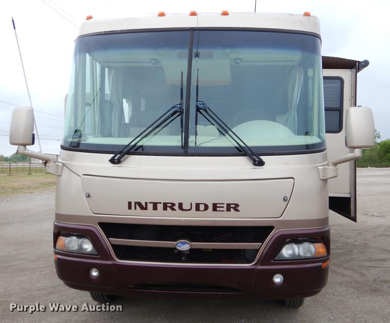 image for item FH9316 2004 Workhorse W22 Intruder 373 RV