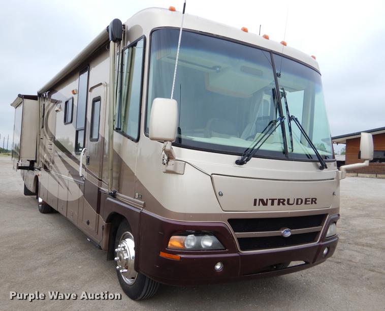 image for item FH9316 2004 Workhorse W22 Intruder 373 RV