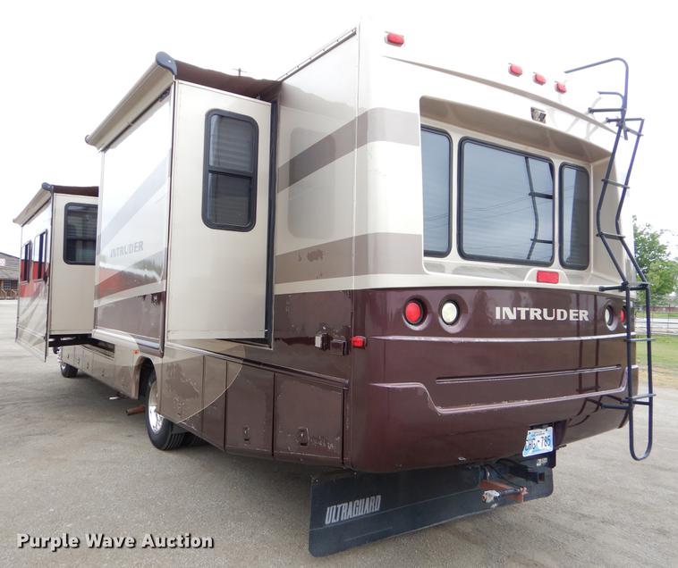 image for item FH9316 2004 Workhorse W22 Intruder 373 RV