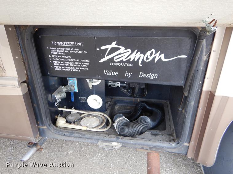 image for item FH9316 2004 Workhorse W22 Intruder 373 RV