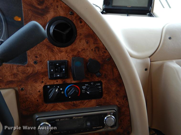 image for item FH9316 2004 Workhorse W22 Intruder 373 RV