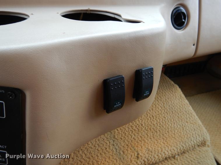 image for item FH9316 2004 Workhorse W22 Intruder 373 RV