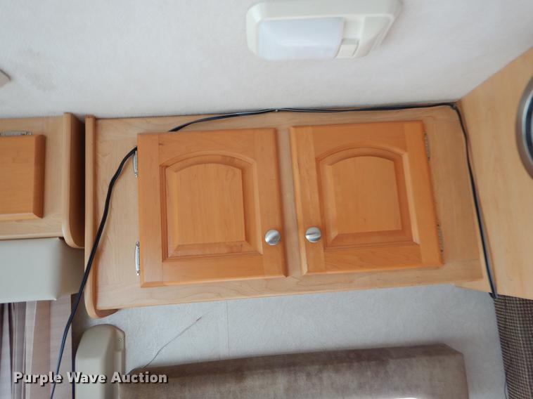 image for item FH9316 2004 Workhorse W22 Intruder 373 RV